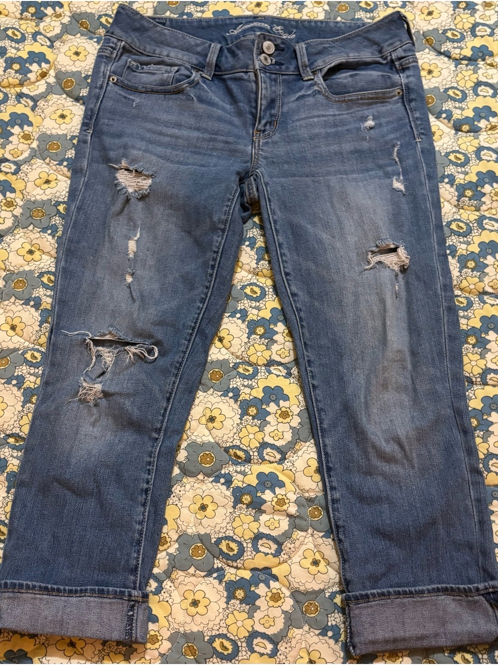 American Eagle Outfitters women’s size 8 distressed ‘Artist’ blue jeans